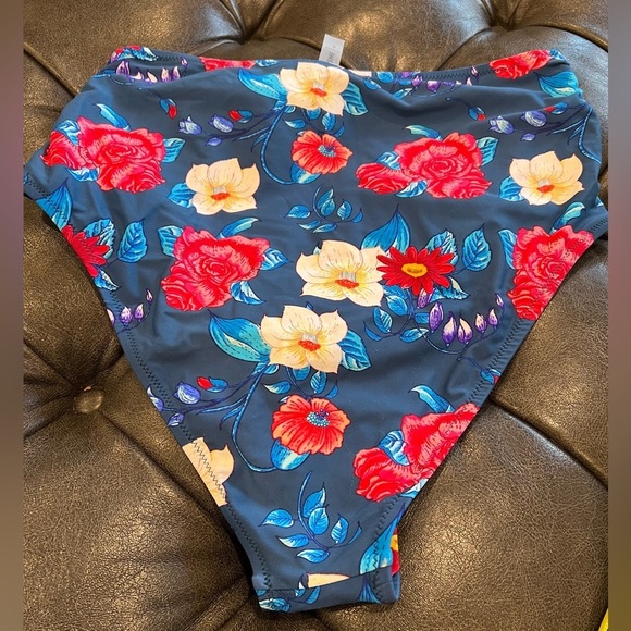 NWT Women’s Cupshe Colorful Floral Swim Bottoms Size Large - Picture 9 of 10